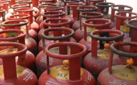 ಎಲ್‌ಪಿಜಿ ಸಿಲಿಂಡ‌ರ್ ದರ ರೂ. 50 ಏರಿಕೆ ಮಾಡಿದ ಕೇಂದ್ರ ಸರಕಾರ!!!