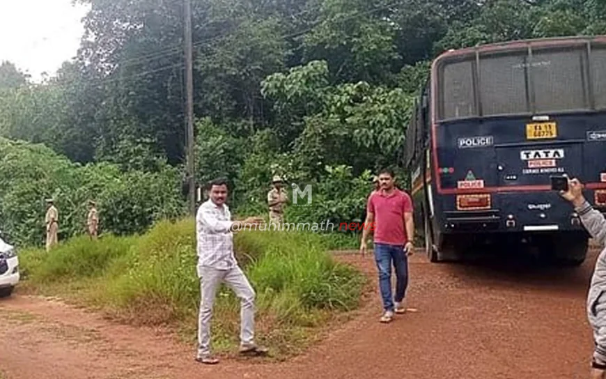 ಸರ್ಚ್ ವಾರಂಟ್ ಪಡೆದು ದೂರುದಾರನೊಂದಿಗೆ ಮಹೇಶ್ ತಿಮರೋಡಿ ನಿವಾಸಕ್ಕೆ ಬಂದ SIT ತಂಡ