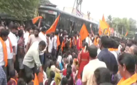 ಮಂಡ್ಯ: ನಿಷೇಧಾಜ್ಞೆ ಉಲ್ಲಂಘಿಸಿ ಸಂಘಪರಿವಾರ ಕಾರ್ಯಕರ್ತರ ಪ್ರತಿಭಟನೆ, ಲಾಠಿಚಾರ್ಜ್‌