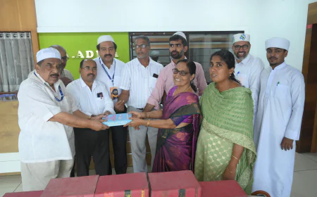 സഅദിയ്യ ലോ കോളേജിന് അഡ്വ. പ്രഭാകരൻ കെ.വി.യുടെ പുസ്തക ശേഖരം സമ്മാനിച്ചു