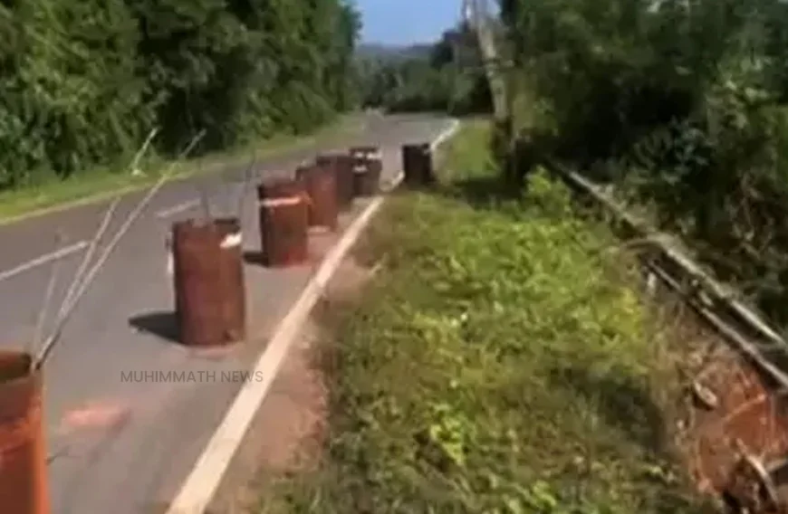 പെര്‍ള മര്‍ത്യ റോഡിൽ മണ്ണിടിച്ചിൽ; ഭീതിയിലായി യാത്രക്കാർ