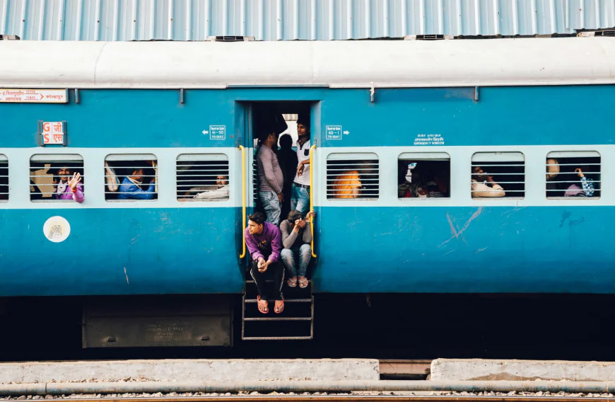 ട്രെയിൻ ഗതാഗതം; ജനക്ഷേമ പരിഷ്കാരം അനിവാര്യം