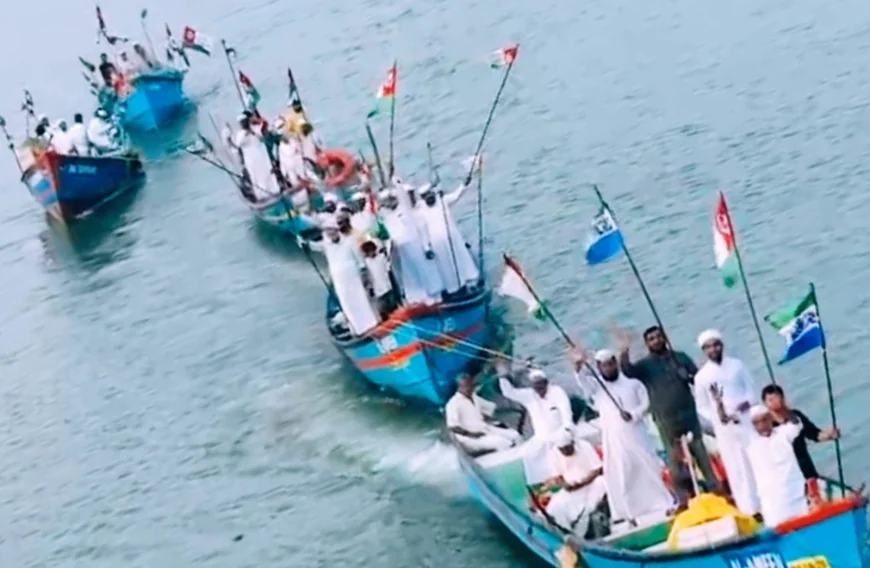 കേരളയാത്ര പ്രചരണം: നീലേശ്വരം സർക്കിൾ ജലയാത്ര ശ്രദ്ധേയമായി