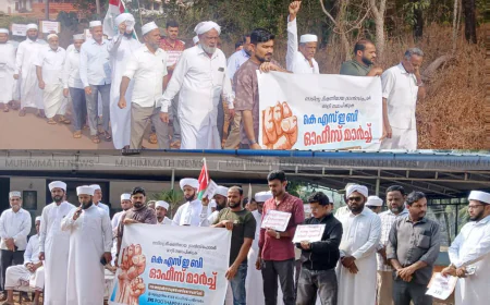 ട്രാൻസ്ഫോർമറിൽ നിന്ന് സ്കൂൾ വിദ്യാർത്ഥിക്ക് ഷോക്കേറ്റ സംഭവം; എസ് വൈ എസ് മാർച്ചിൽ പ്രതിഷേധമിരമ്പി