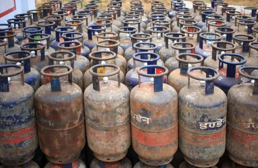വാണിജ്യ എൽ പി ജി സിലിൻഡർ വില കുത്തനെ കൂട്ടി
