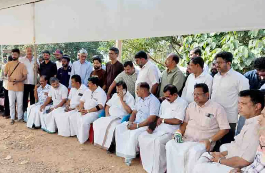 കുമ്പള ടോൾ പ്ലാസയിൽ ജനകീയ സമരം തുടങ്ങി; സുരക്ഷ ശക്തമാക്കി പൊലീസ് 