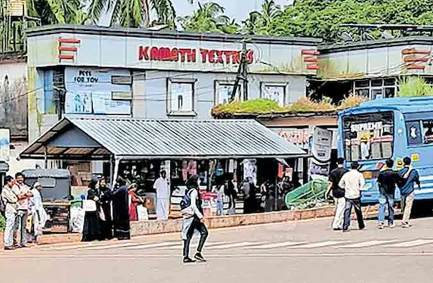 ചെർക്കള- കല്ലടുക്ക റോഡിൽ ബസ് പണിമുടക്ക്; യാത്രക്കാർ വലഞ്ഞു 