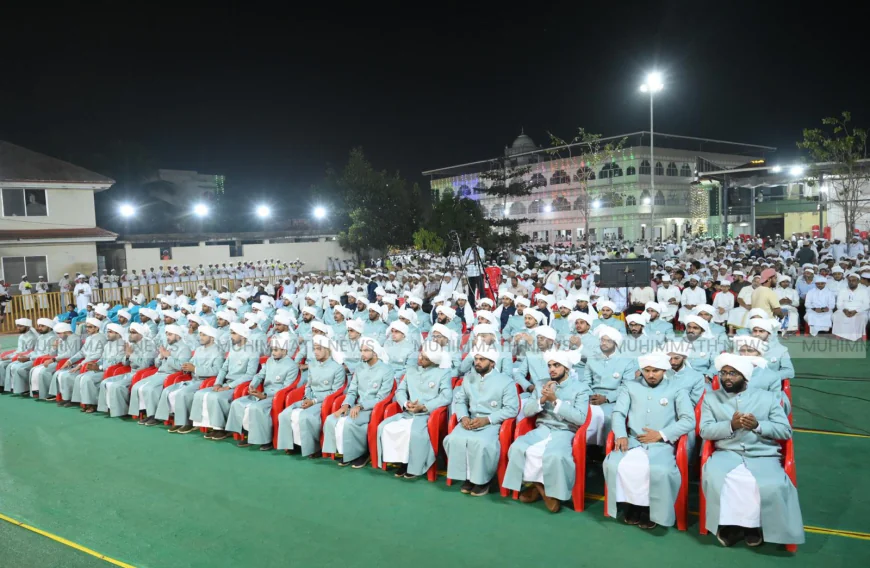 റഈസുൽ ഉലമയിൽ നിന്ന് സനദുകൾ ഏറ്റുവാങ്ങി 68 ഹിമമി പണ്ഡിതർ കർമ്മരംഗത്തേക്ക്