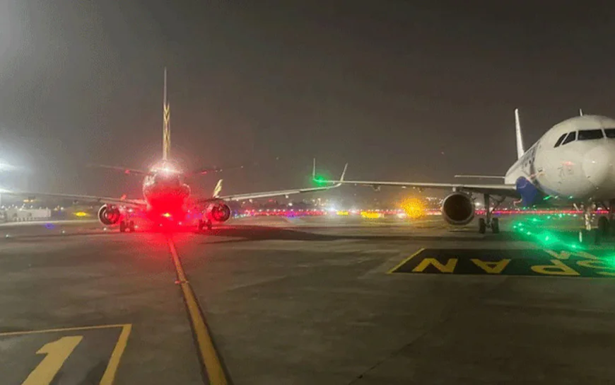 ಮುಂಬೈನಲ್ಲಿ ಎರಡು ವಿಮಾನಗಳ ರೆಕ್ಕೆಗಳು ಪರಸ್ಪರ ಡಿಕ್ಕಿ; ಪ್ರಯಾಣಿಕರು ಸುರಕ್ಷಿತ