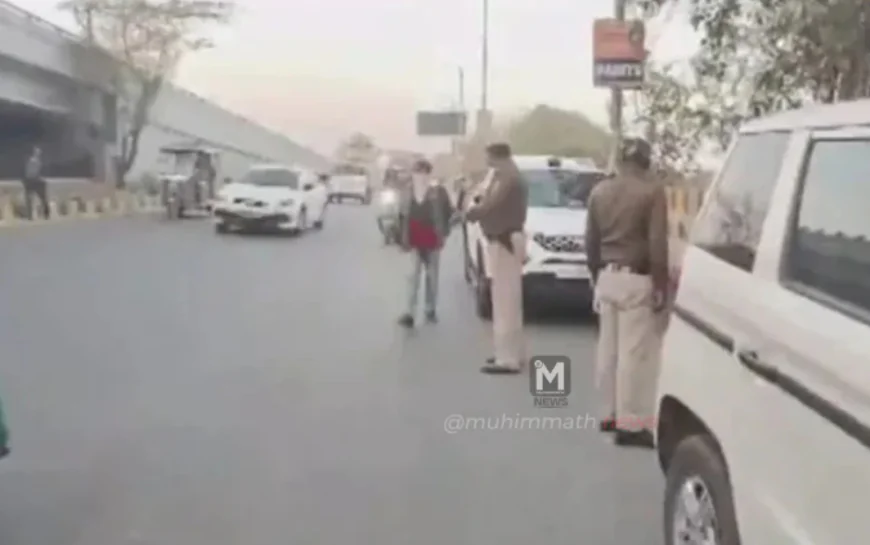 ഡൽഹിയിൽ പാർക്ക് ചെയ്തിരുന്ന കാറിനുള്ളിൽ മൂന്ന് മൃതദേഹങ്ങൾ കണ്ടെത്തി