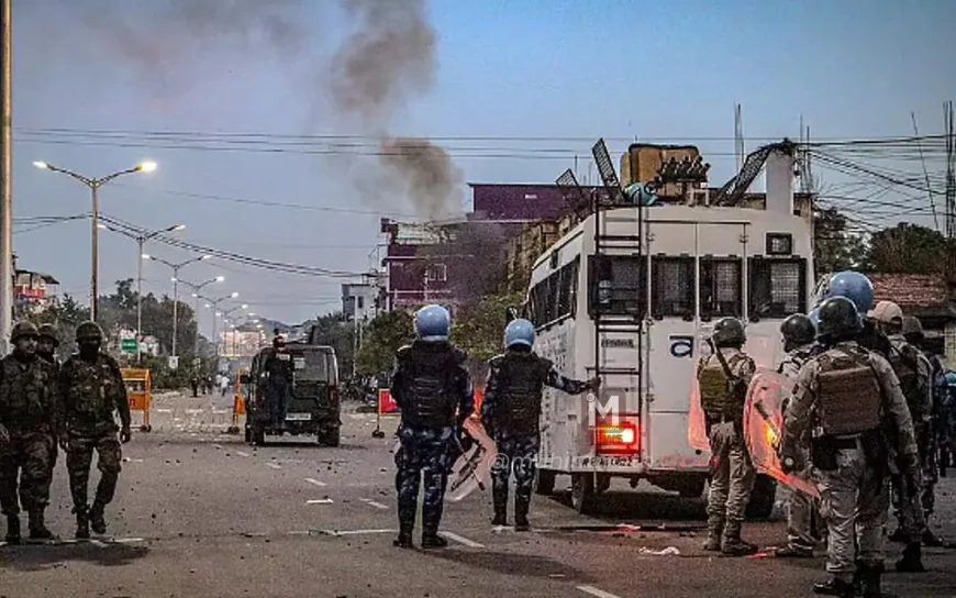 ಮಣಿಪುರ: ನಾಗಾ-ಕುಕಿ ಸಮುದಾಯಗಳ ನಡುವೆ ಮತ್ತೆ ಭುಗಿಲೆದ್ದ ಹಿಂಸಾಚಾರ; ಹಲವು ಮನೆಗಳಿಗೆ ಬೆಂಕಿ