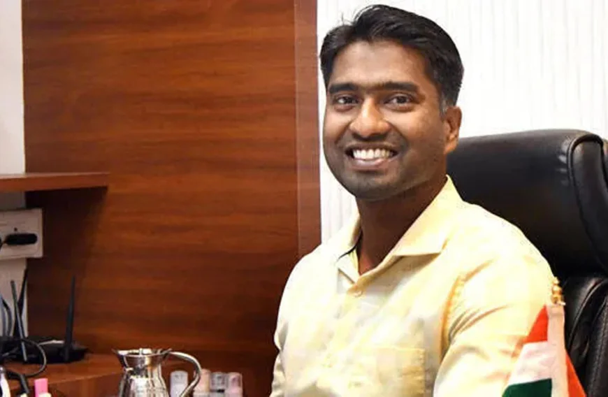 കെ ഇമ്പശേഖറിനെ മാറ്റി; കാസർകോട് ജില്ലാ പുതിയ കലക്ടറായി അർജുൻ പാണ്ഡ്യൻ