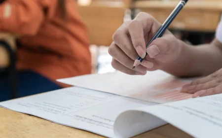 ഇറാൻ-ഇസ്രായേൽ സംഘർഷം; ഗൾഫിലെ എസ്.എസ്‌.എൽ.സി, പ്ലസ് ടു പരീക്ഷകൾ മാറ്റി