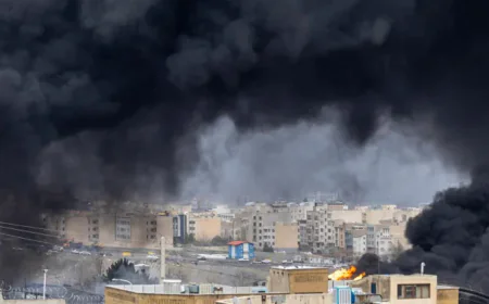 ആക്രമണം തുടർന്നാൽ ഒരു ലിറ്റർ എണ്ണ പോലും പുറത്തേക്ക് കൊണ്ടുപോകാൻ അനുവദിക്കില്ലെന്ന് ഇറാൻ