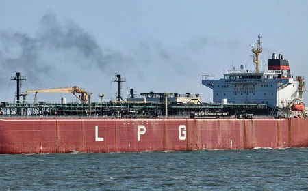 മംഗലാപുരം തുറമുഖത്ത് എല്‍ പി ജിയുമായി കപ്പലെത്തി; പ്രതിസന്ധിക്ക് ആശ്വാസമാകുമെന്ന് കേന്ദ്രസർക്കാർ