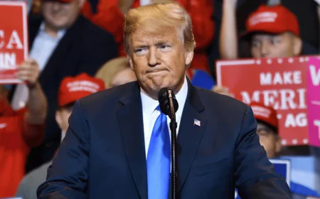 ഭീഷണിക്ക് വില കൽപ്പിക്കാതെ ഇറാൻ; ഹോർമുസ് ഉപരോധത്തിന് പിന്നാലെ സൈനിക നീക്കങ്ങൾ അഞ്ച് ദിവസത്തേക്ക് നിർത്തിയെന്ന് ട്രംപ് 