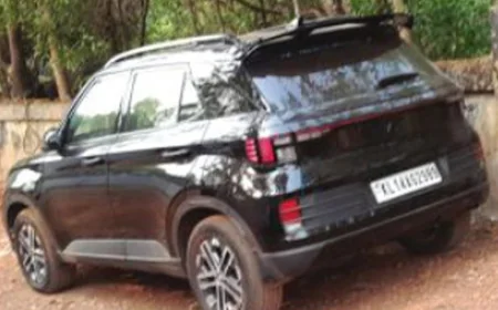 പ്രായപൂർത്തിയാകാത്ത വിദ്യാർത്ഥി കൂട്ടുകാരെ കൂട്ടി കാറോടിച്ച് ദൃശ്യങ്ങൾ പ്രചരിപ്പിച്ചു; മാതാവിനെതിരെ കേസ്