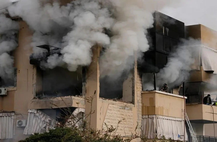 ഗസ്സയില്‍ ആക്രമണം തുടർന്ന് ഇസ്‌റാഈല്‍; അഭയാർത്ഥി ക്യാമ്പിലെ 13 പേര്‍ കൊല്ലപ്പെട്ടു 