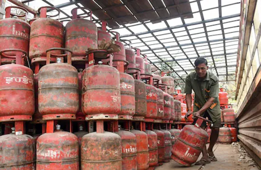 രാജ്യത്ത് ലോക്ഡൗണ്‍ പരിഗണനയിലില്ല; വ്യാജ വാര്‍ത്തകള്‍ക്കെതിരെ ജാഗ്രത വേണമെന്ന് കേന്ദ്ര സര്‍ക്കാര്‍