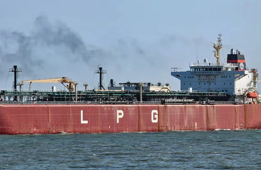 മംഗലാപുരം തുറമുഖത്ത് എല്‍ പി ജിയുമായി കപ്പലെത്തി; പ്രതിസന്ധിക്ക് ആശ്വാസമാകുമെന്ന് കേന്ദ്രസർക്കാർ