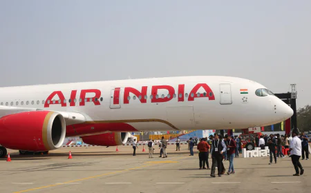 ആഗോള വിമാന ഇന്ധന വില വർധിച്ചതോടെ സർചാർജ് വർധിപ്പിച്ച് എയർ ഇന്ത്യ