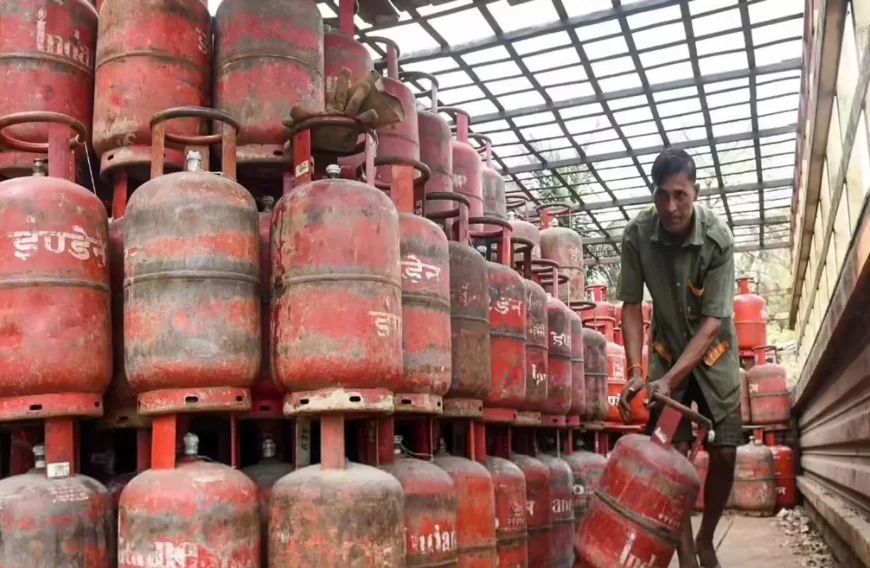 ഹോട്ടലുകളിൽ ഗ്യാസ് ക്ഷാമം രൂക്ഷമായതോടെ ഗ്യാസ് ഏജൻസിക്ക് മുന്നിൽ നാളെ ഹോട്ടലുടമകളുടെ സമരം