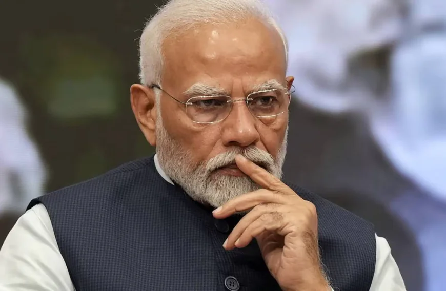 പെ​രു​മാ​റ്റ​ച്ച​ട്ടം ലം​ഘനം; പ്ര​ധാ​ന​മ​ന്ത്രിക്കെതിരെ തെരെഞ്ഞെടുപ്പ് കമ്മീഷന് പരാതി നൽകി കോൺഗ്രസ് നേതാവ് 