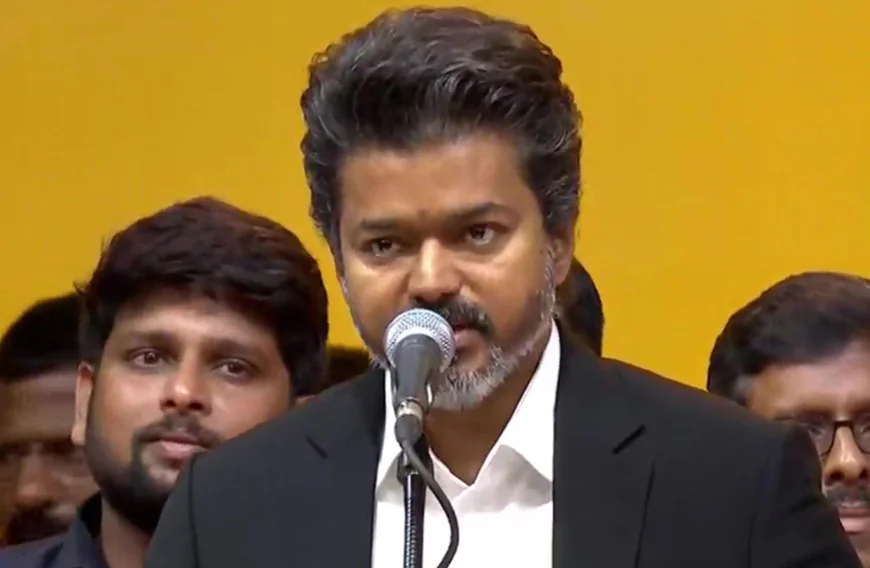 തമിഴ്‌നാട് മുഖ്യമന്ത്രിയായി വിജയ് സത്യപ്രതിജ്ഞ ചെയ്തു