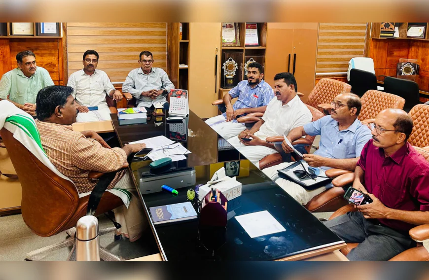 കുമ്പഡാജെ റോഡ് വികസനം; ജനകീയ വികസന സമിതി ജില്ല പഞ്ചായത്ത് പ്രസിഡന്റിന് നിവേദനം നൽകി 