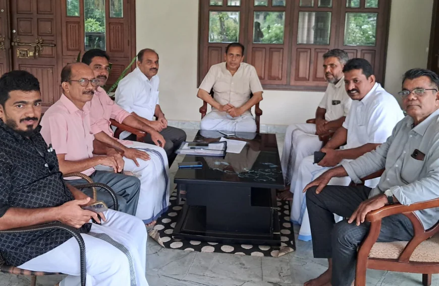 കുമ്പഡാജെ റോഡ് വികസനം; 'ജനകീയ വികസന സമിതി' എം എൽ എ കല്ലട്ര മാഹിൻ ഹാജിക്ക് നിവേദനം നൽകി