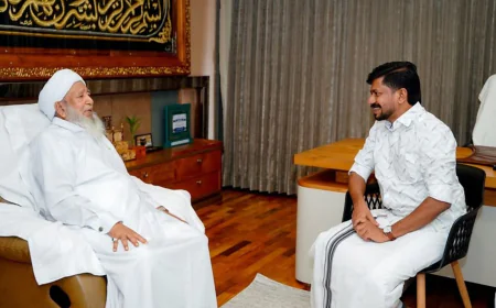 മന്ത്രി ഒ ജെ ജനീഷ് കാന്തപുരം ഉസ്താദുമായി കൂടിക്കാഴ്ച നടത്തി