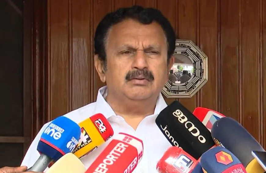 മന്ത്രി കെ മുരളീധരന്റെ രണ്ട് പേഴ്‌സണൽ സ്റ്റാഫ് അംഗങ്ങൾ രാജിവെച്ചു