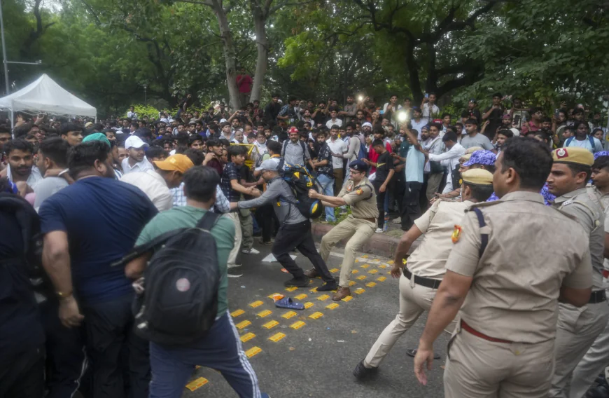സി ജെ പി പാർലമെന്റ് മാർച്ചിന് നേരെ ലാത്തിച്ചാർജ്; ഡൽഹിയിൽ സംഘർഷം  
