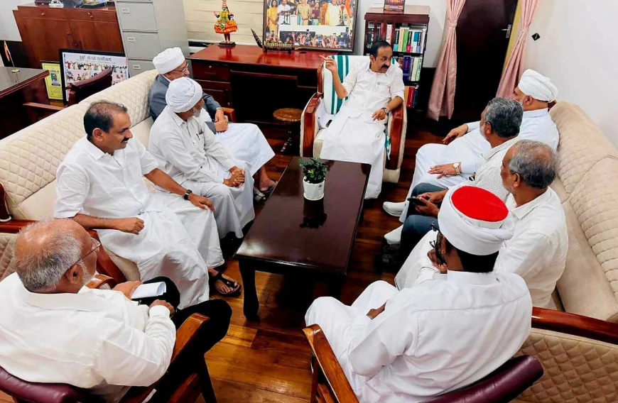 കാന്തപുരത്തെ വസ്തുതാ വിരുദ്ധമായി വിമർശിക്കുന്ന പോസ്റ്റ് ഫേസ്‌ബുക്കിൽ നിന്ന് നീക്കം ചെയ്ത് വി ഡി സതീശൻ  