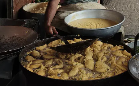 ഉപയോഗിച്ച പാചക എണ്ണ വീണ്ടും ഉപയോഗിക്കുന്നതായി പരാതി; കാസർകോട് 21 സ്ഥാപനങ്ങൾക്ക് നോട്ടീസ്