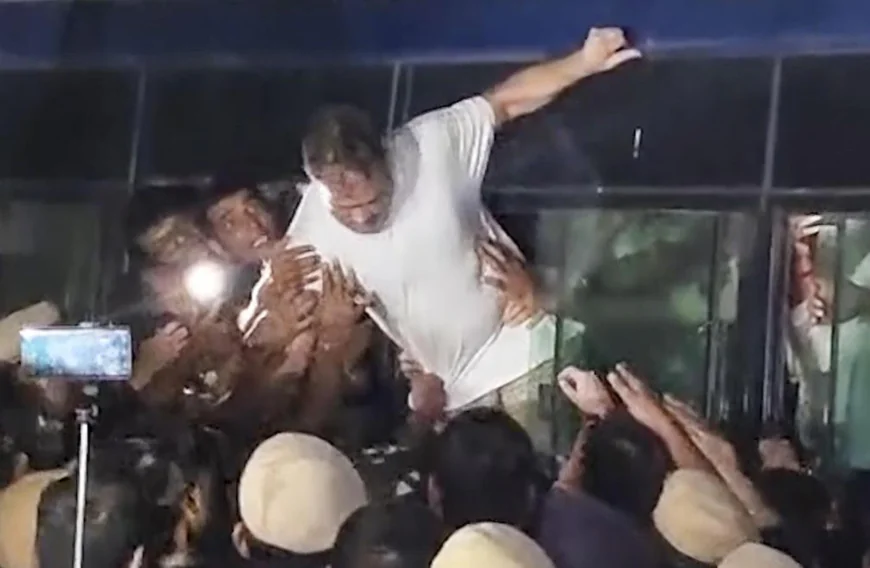 'ജനാധിപത്യത്തിന് മേലുള്ള കടന്നുകയറ്റം' രാഹുലിന്റേയും പ്രിയങ്കയുടേയും അറസ്റ്റിൽ വ്യാപക പ്രതിഷേധത്തിന് കെപിസിസി
