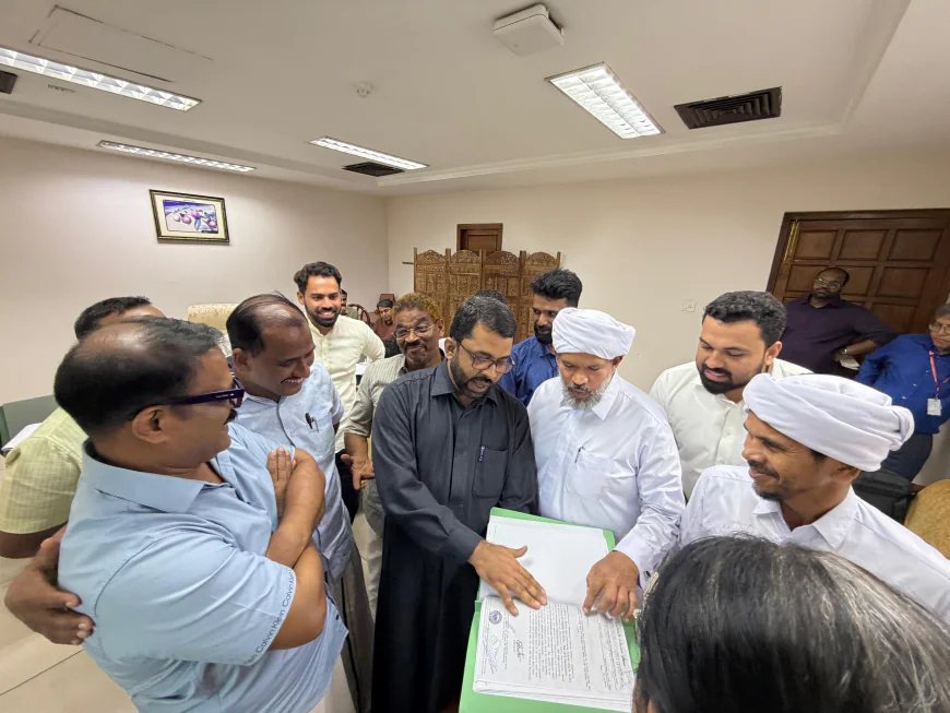മുഹിമ്മാത്ത് വികസന പ്രവർത്തനങ്ങൾ; മന്ത്രിമാർക്ക് നിവേദനം സമർപ്പിച്ചു
